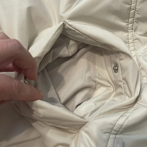 TNA Aritzia The Coaches Oversized Puffer Jacket Matte Pearl Cream Sz M - Picture 9 of 10